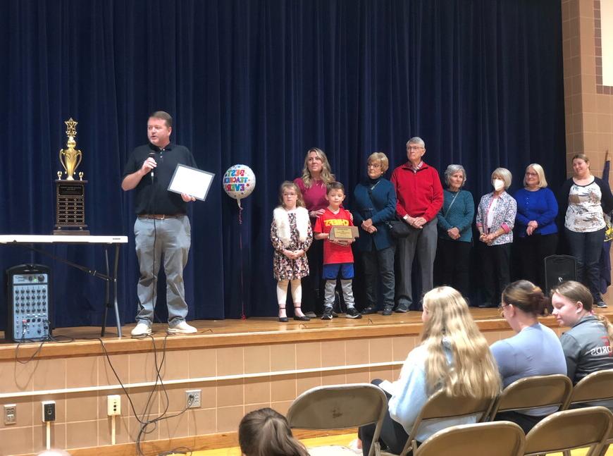 杰森·克鲁格在公园中学获奖.